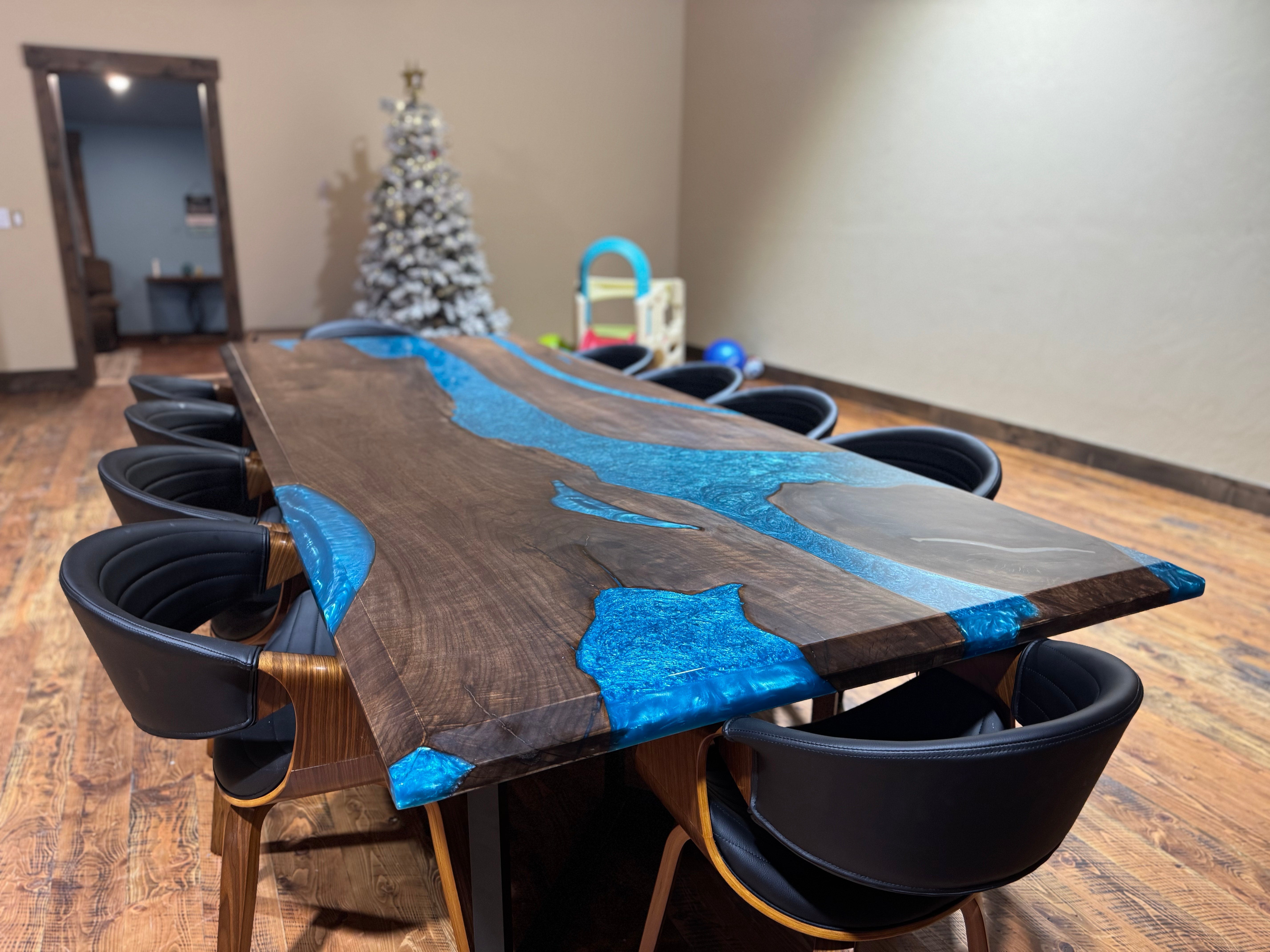 kazanahome-epoxy-resin-table-blogs-1