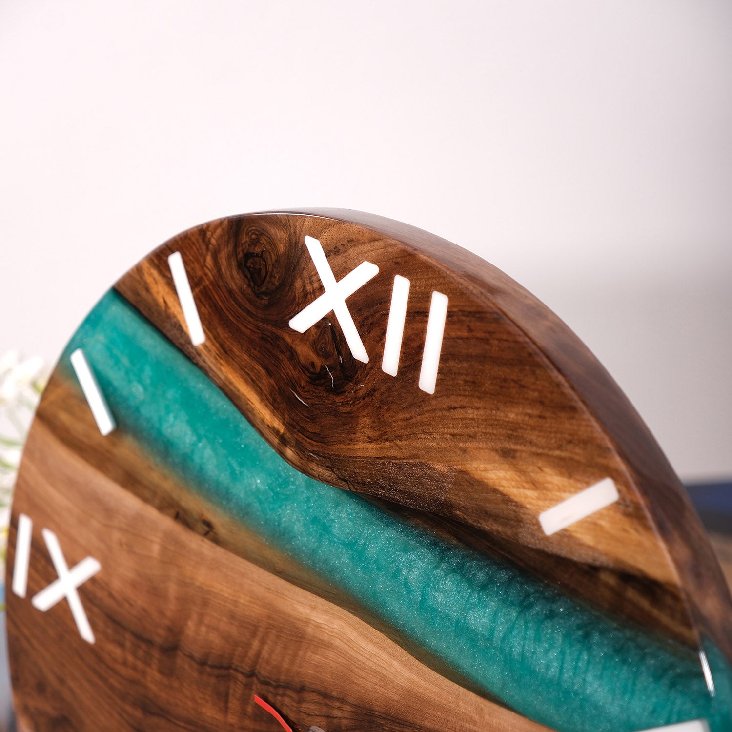 KAZANAHOME-Black-Walnut-Green-Epoxy-Resin-Wall-Clock-3