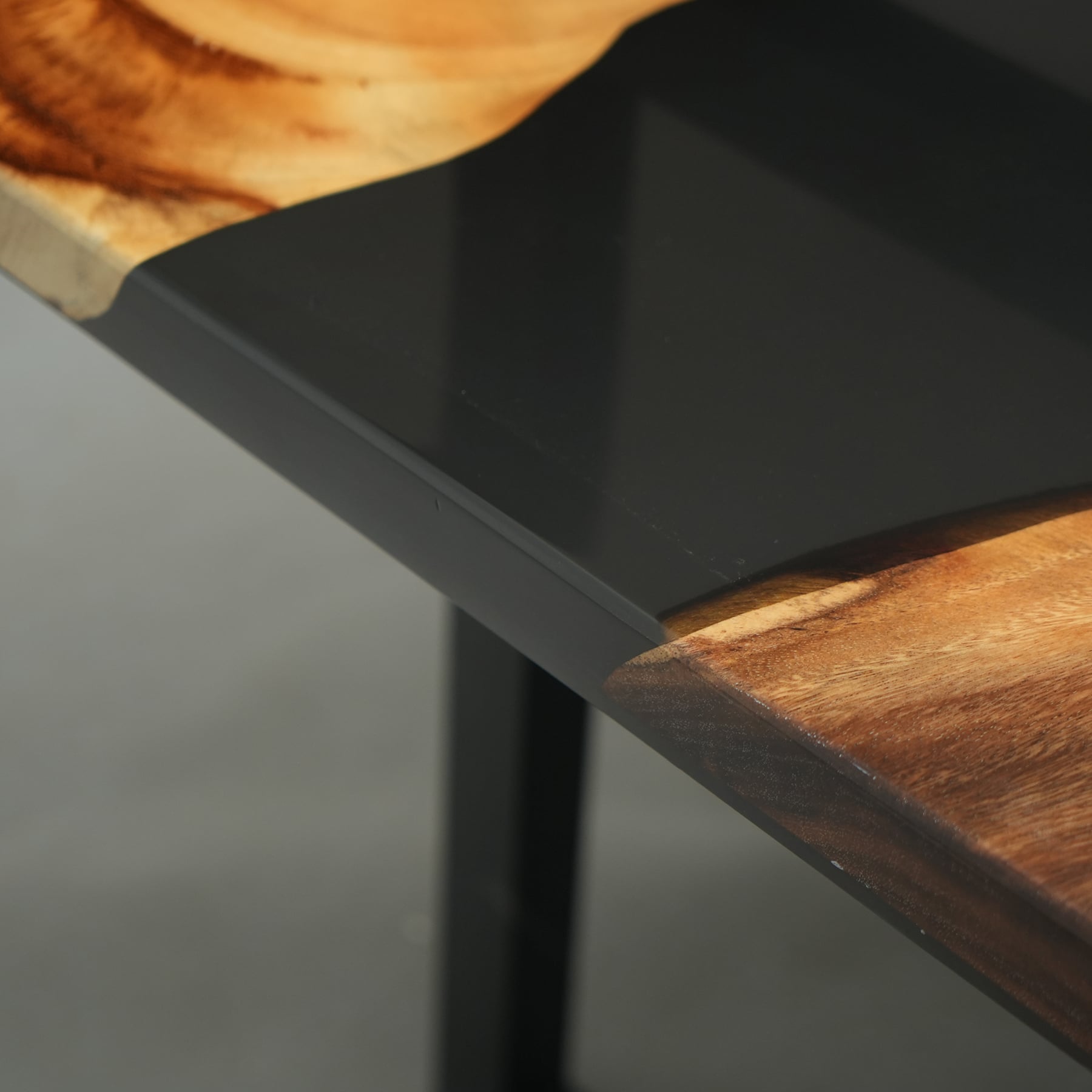 KAZANAHOME-Walnut-epoxy-resin-live-edge-dining-table-4