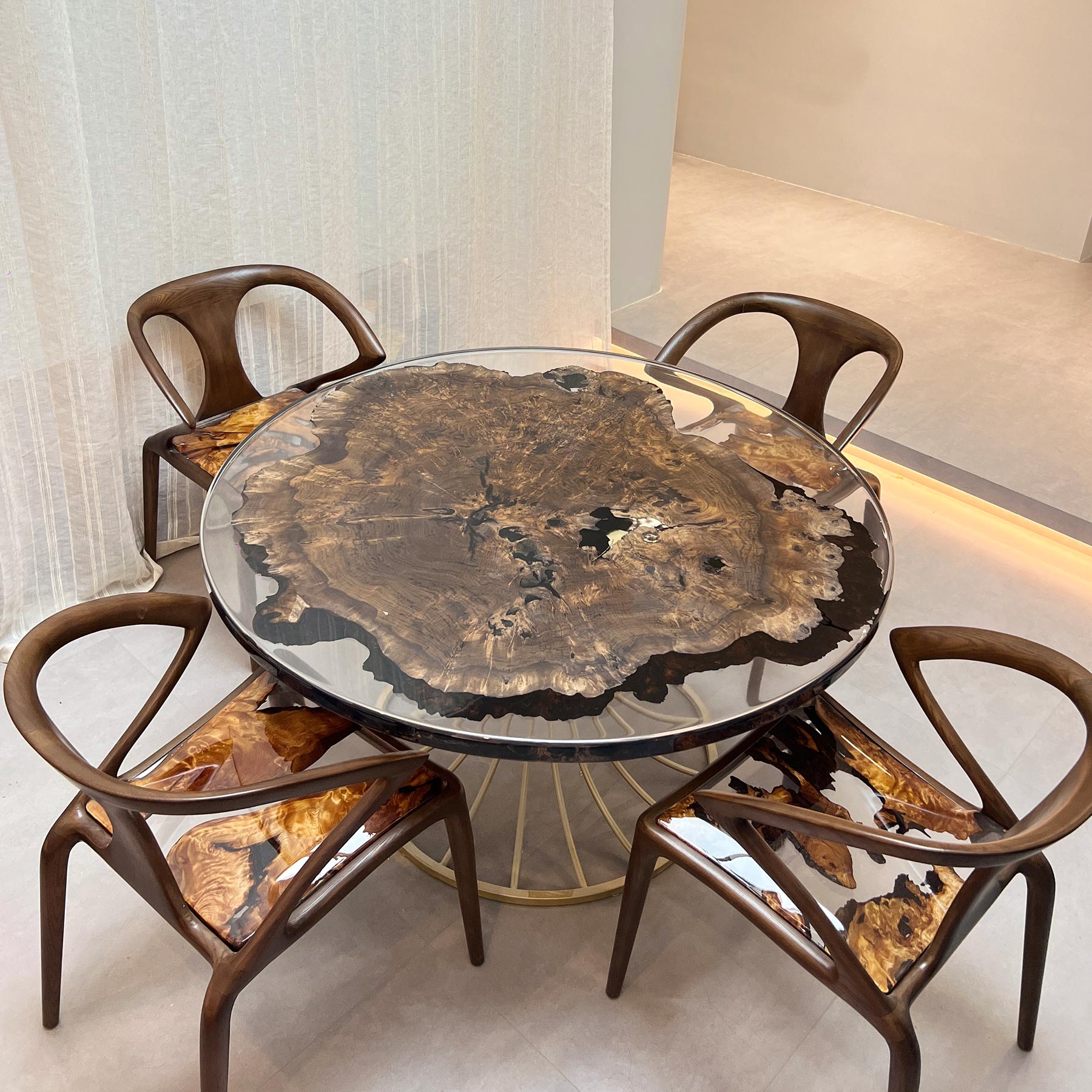 Black Walnut Epoxy Resin Round Table - Kazanahome