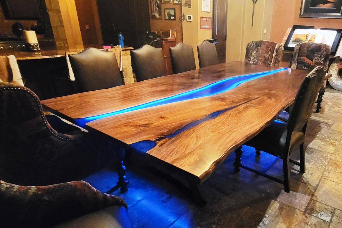 kazanahome-Custom-River-Epoxy-Dining-Table-With-Lighted-CTL-03